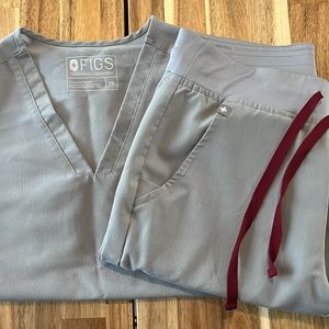 Figs scrubs set! women’s XS top, S/T pants